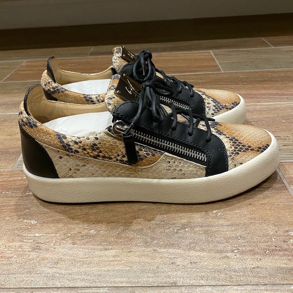 GIUSEPPE ZANOTTI
Frankie Giuseppe Zanotti Design sneakers size 42.5 - Picture 3 of 5